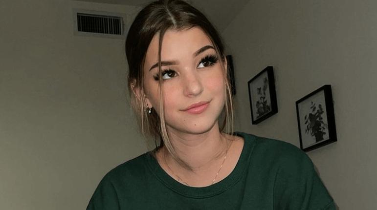 Brooke Monk Age How Old Is the Influencer