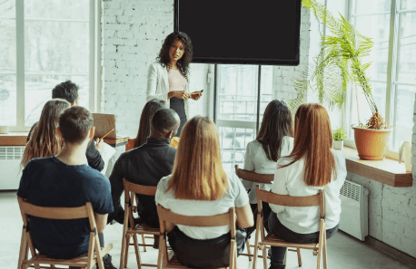 How Learning With Aprender21 Enhances Business Performance
